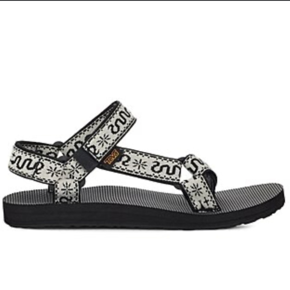 Selling size 8 Tevas as show in the picture